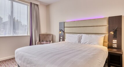 Premier Inn Bury St Edmunds North (A14) Room Type - Accessible Double Wet Room