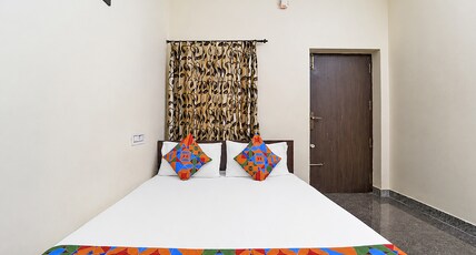 FabHotel Royal Residency I Room Type - Deluxe Room