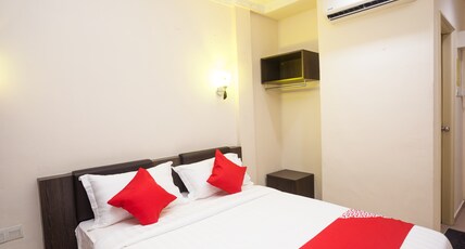 Hotel O T P Hotel Room Type - Deluxe Double