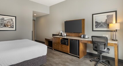 Best Western Plus East Side Room Type - Accessible - 1 King, Mobility Accessible, Walk In Shower, Non-Smoking, Full Breakfast Best Western Plus East Side Room Type - Accessible - 1 King, Mobility Accessible, Walk In Shower, Non-Smoking, Full Breakfast