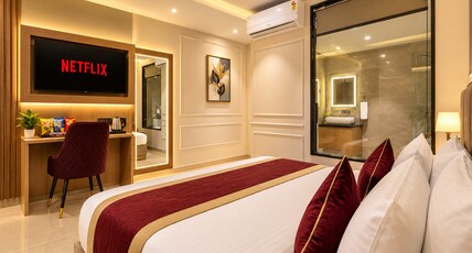 Hotel Curio IGI Delhi Airport By Tranquil Group Room Type - King Suite with Bathtub