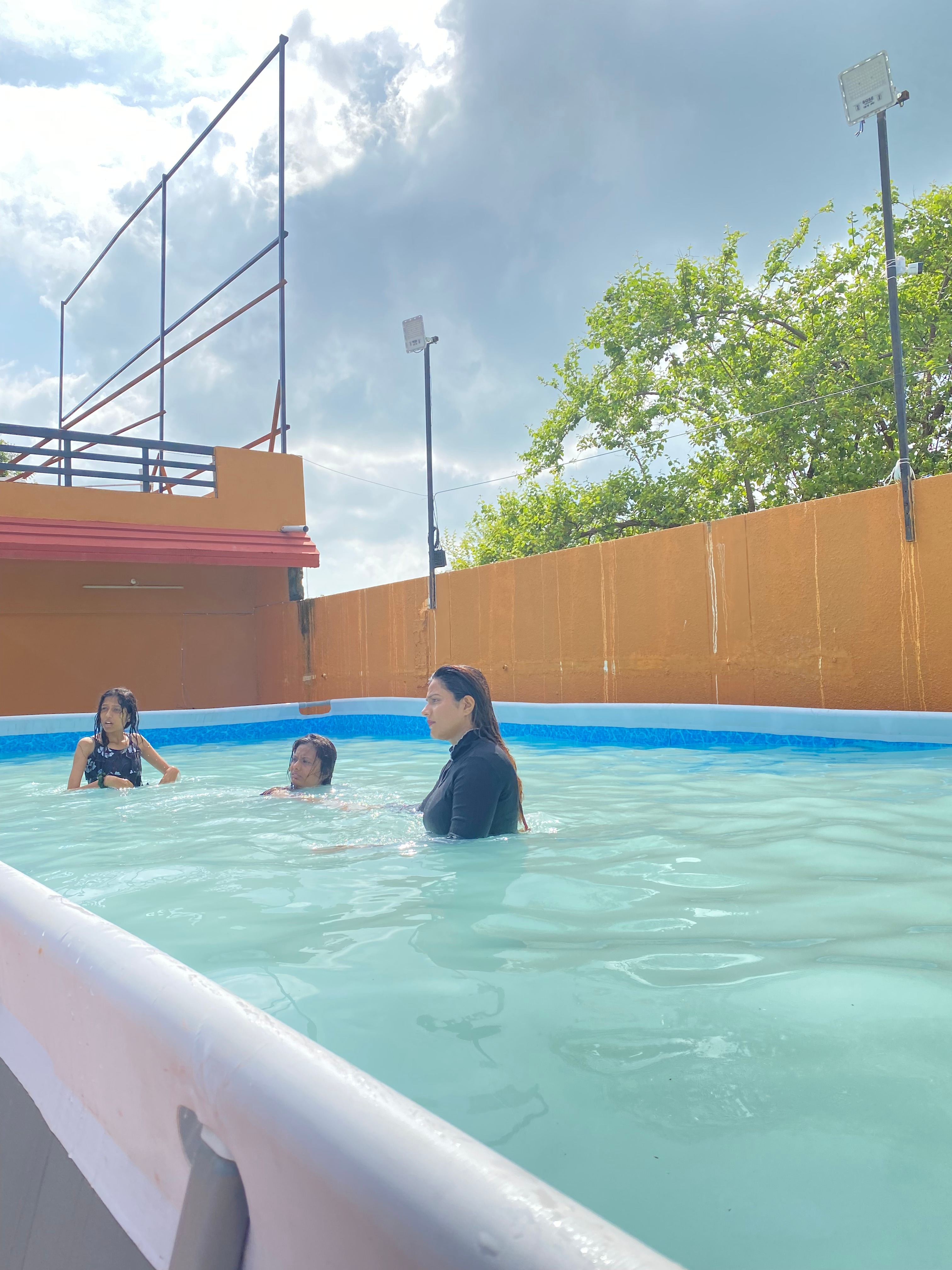 Monroe Stay - Tap to explore photos