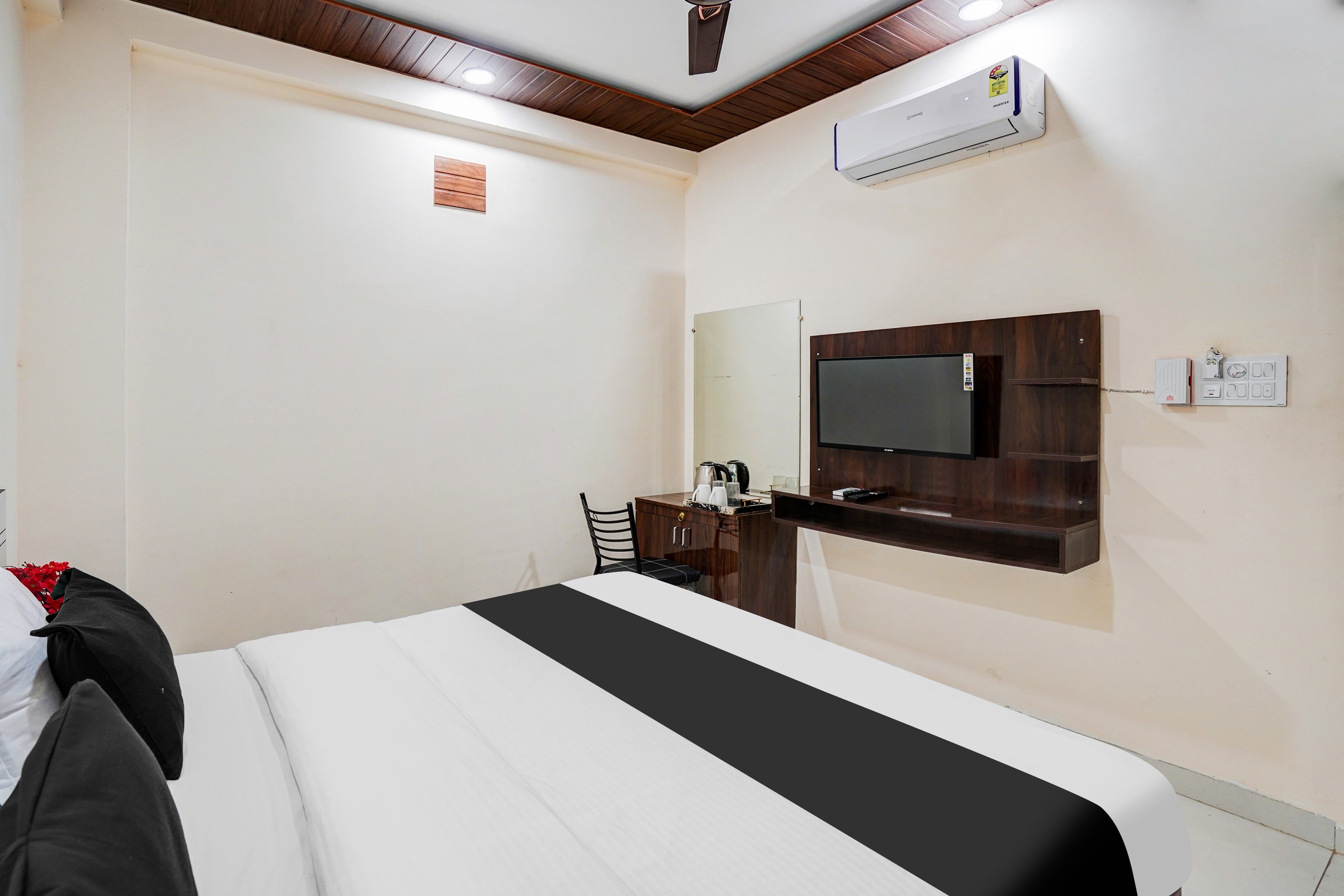 Super Hotel O Convention Centre Indore Formerly Madhur Shree - Tap to explore photos