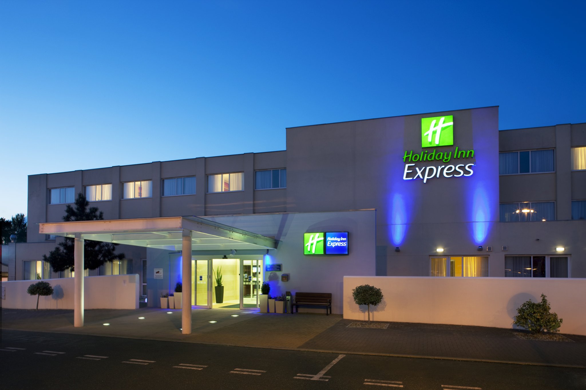 Holiday Inn Express NORWICH - Tap to explore photos