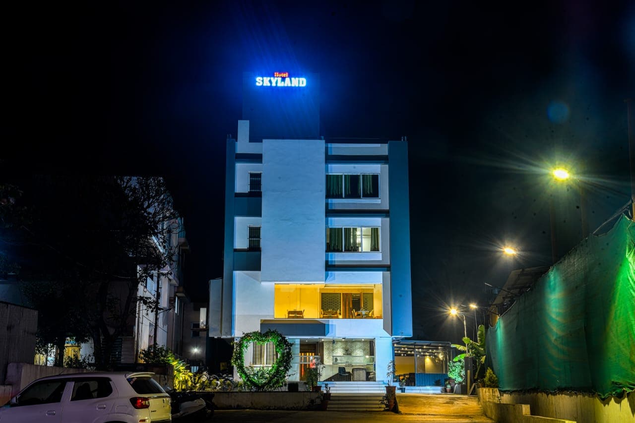 Hotel King Raama - Tap to explore photos