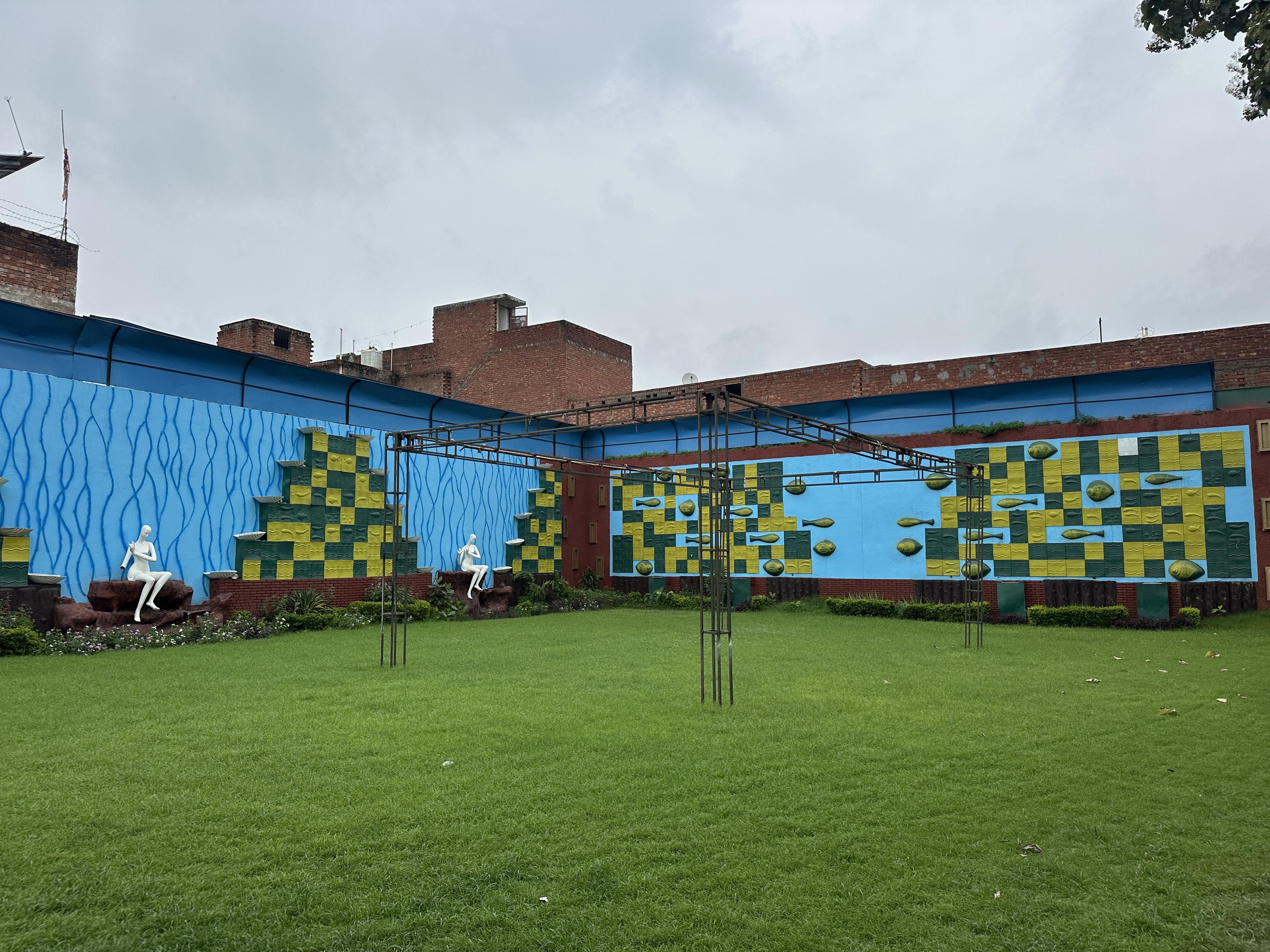 HOTEL SIDDHARTH PALACE - Tap to explore photos