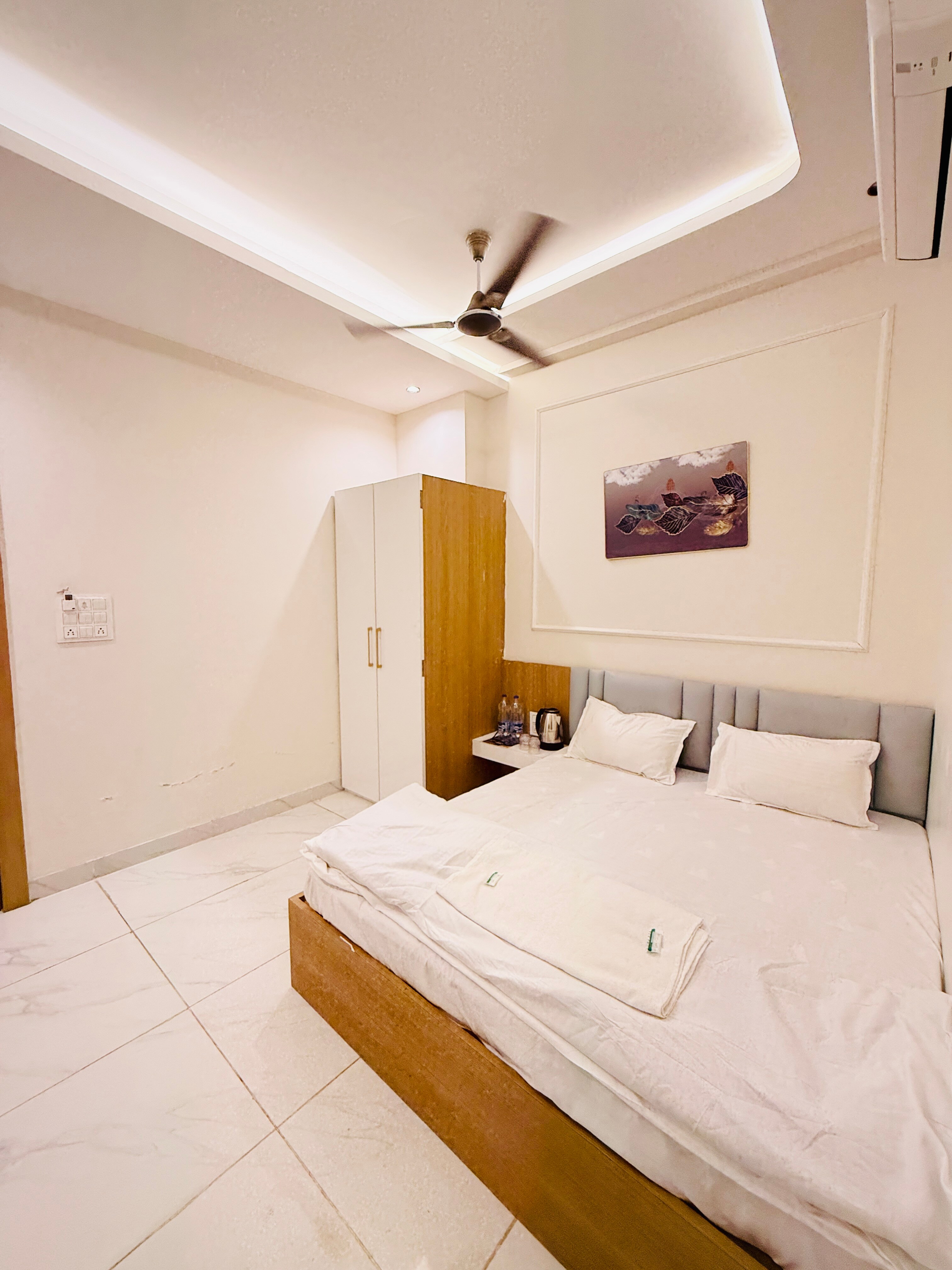 Hotel Atishay - Tap to explore photos