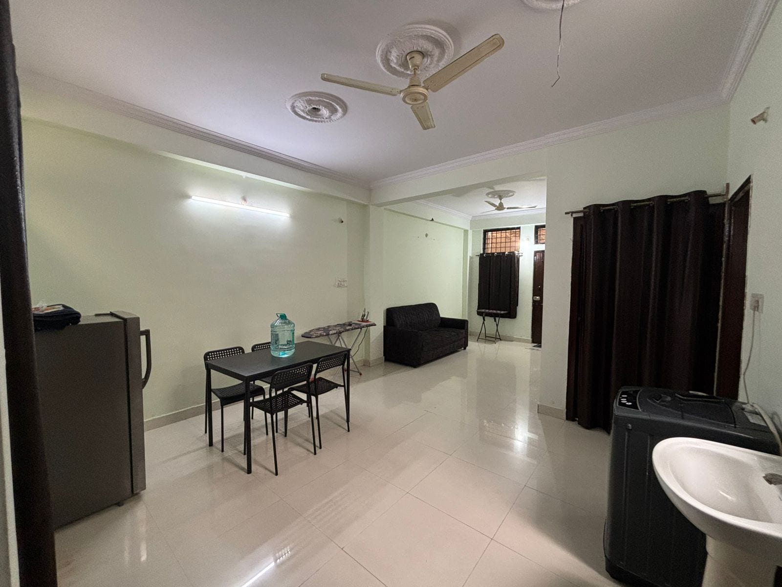 Private AC Room with Shared Bathroom By Dumzy - Tap to explore photos