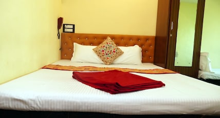 Hotel Golden Plaza Room Type - Super Deluxe Room
