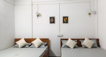 MIRIK HOMESTAY Room Type - 4 person Luxurious Room