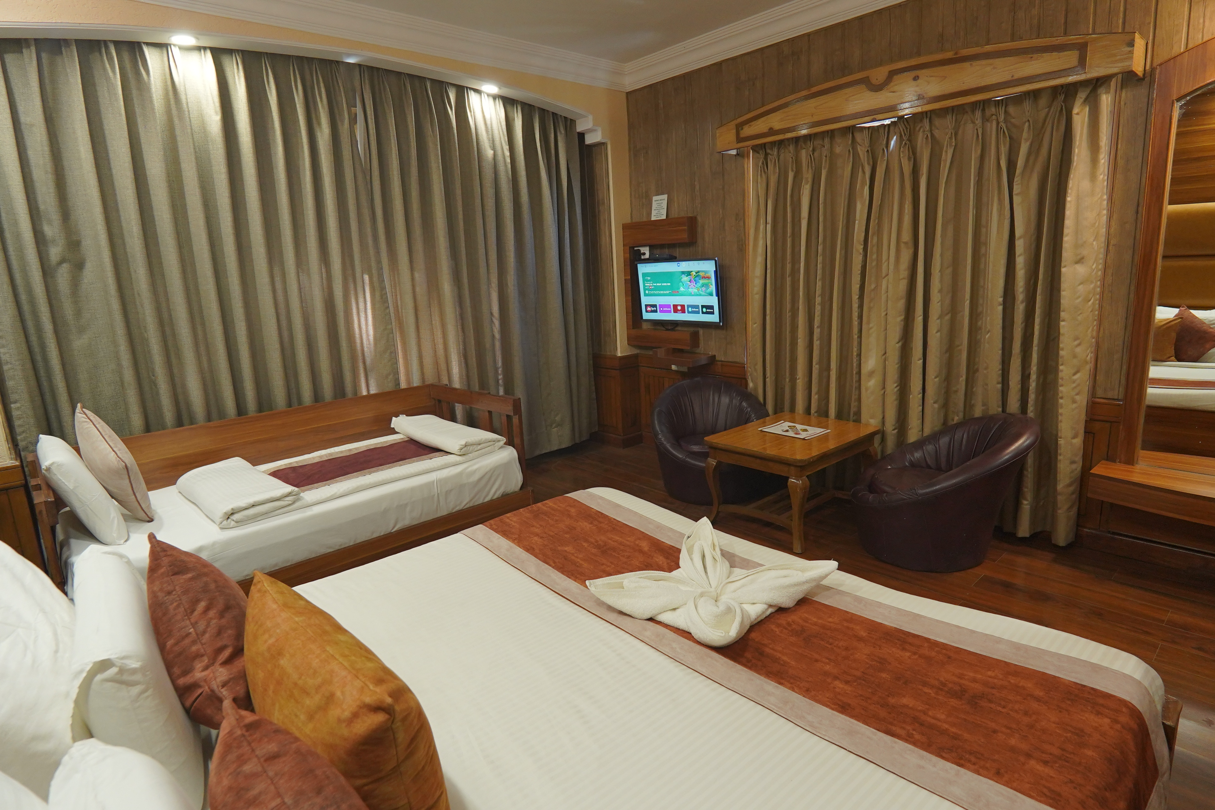 Landmark Shimla - with Elevator Access to Mall road - Tap to explore photos