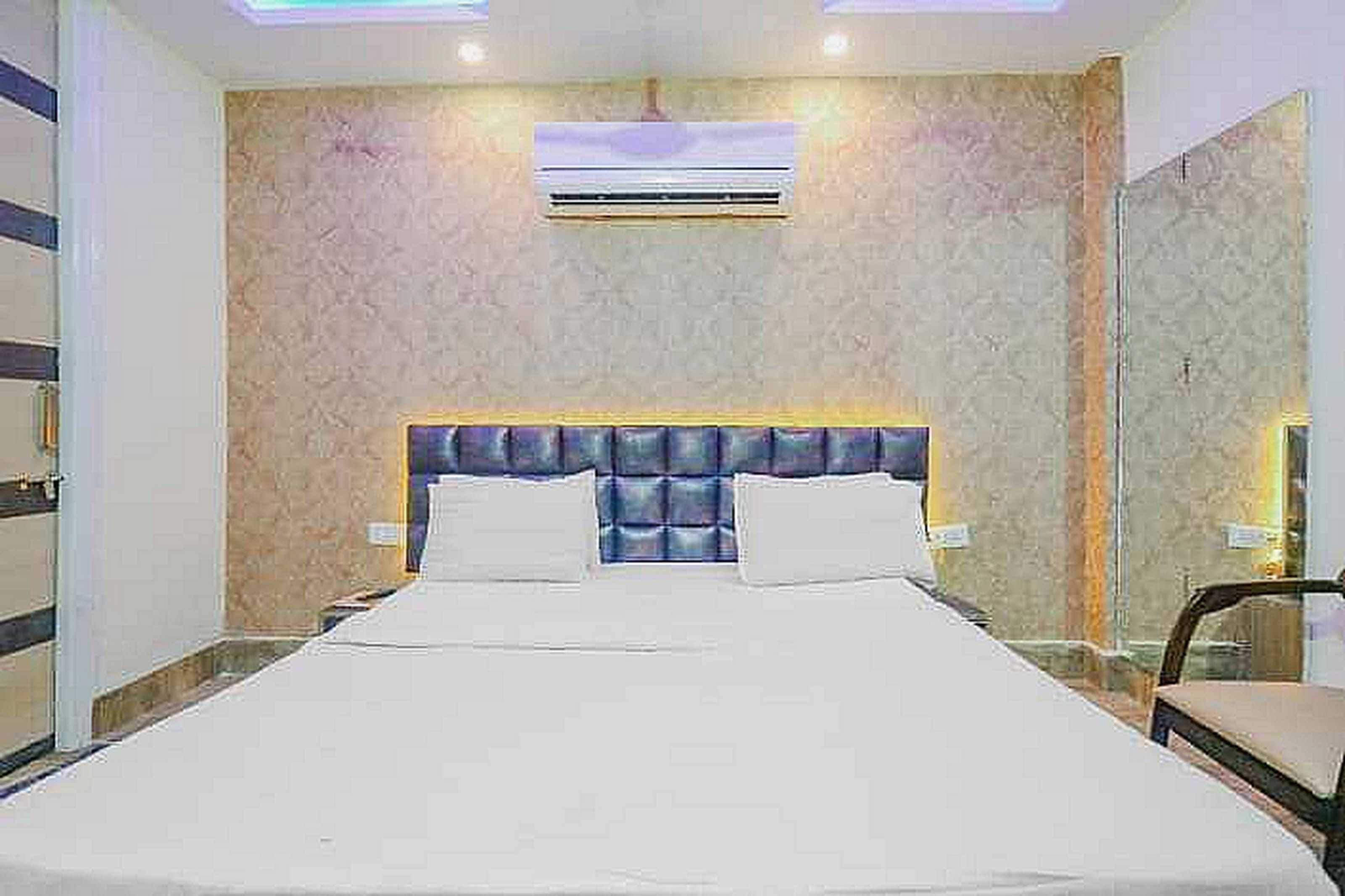 Super Hotel O Vivaan Residency - Tap to explore photos