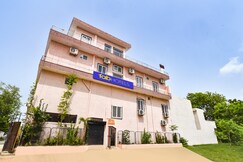 FabHotel Shanvi