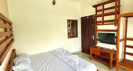 Grove Stay Room Type - Deluxe Room With AC