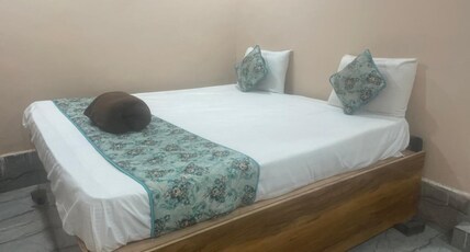 Shree hotel and family restaurant Room Type - Bedroom 1