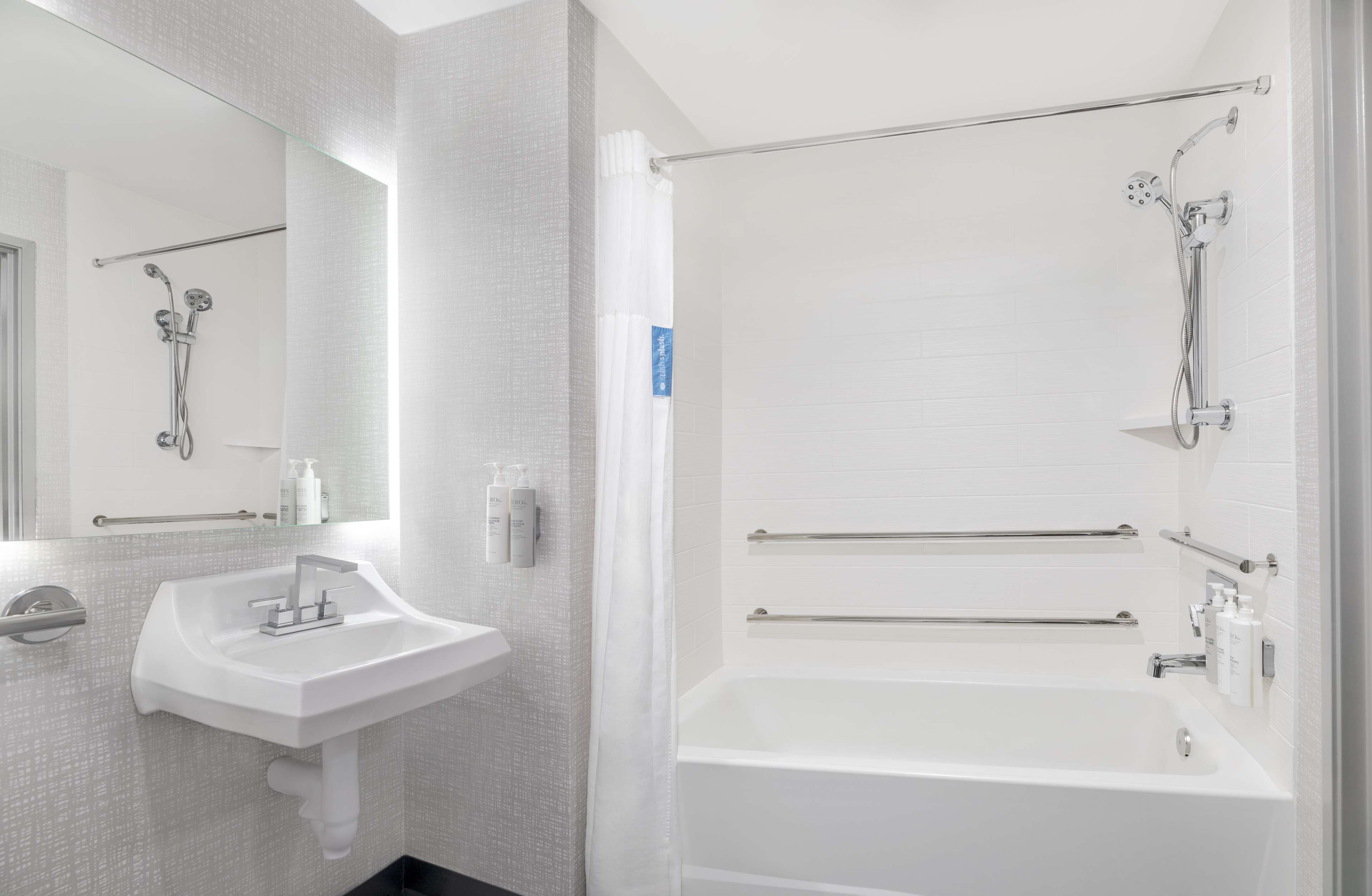 Hampton Inn by Hilton Olathe - Tap to explore photos