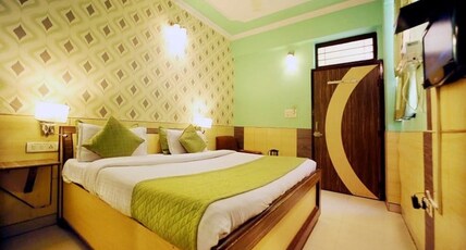 Joey's Hostel Room Type - A/C Deluxe Double Room