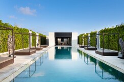 eqUILIBRIA SEMINYAK