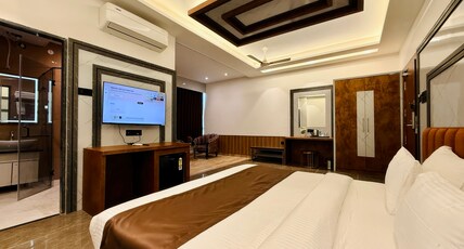 Pheonix Luxury Inn Hotel Room Type - Deluxe