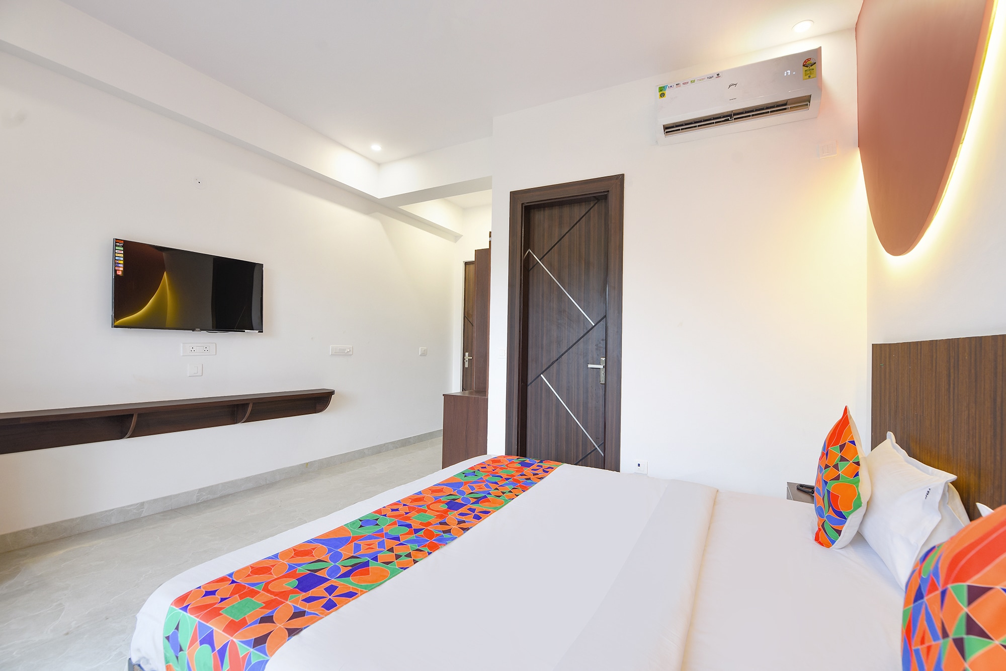 FabHotel Black Pepper- Nr. Batra Heart & Multispecialty Hospital - Tap to explore photos