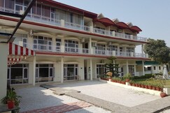 SkyView Stays & Party Lawns | 1Km From Sukhna Lake