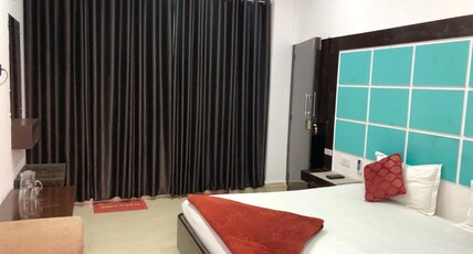 Hotel Pankaj Room Type - DELUXE AC ROOM