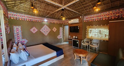 Simbor Beach Resort Room Type - Kutchi Art Stay