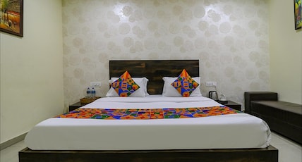 Hotel De agya paradise Room Type - Deluxe Room with AC Hotel De agya paradise Room Type - Deluxe Room with AC