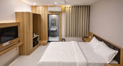 Accuotel inn LAVISH VILLA Room Type - Deluxe Room