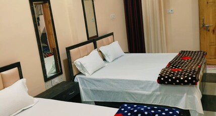 Mishra Guesthouse And Homestay Room Type - Deluxe Superior Quadruple Bedroom
