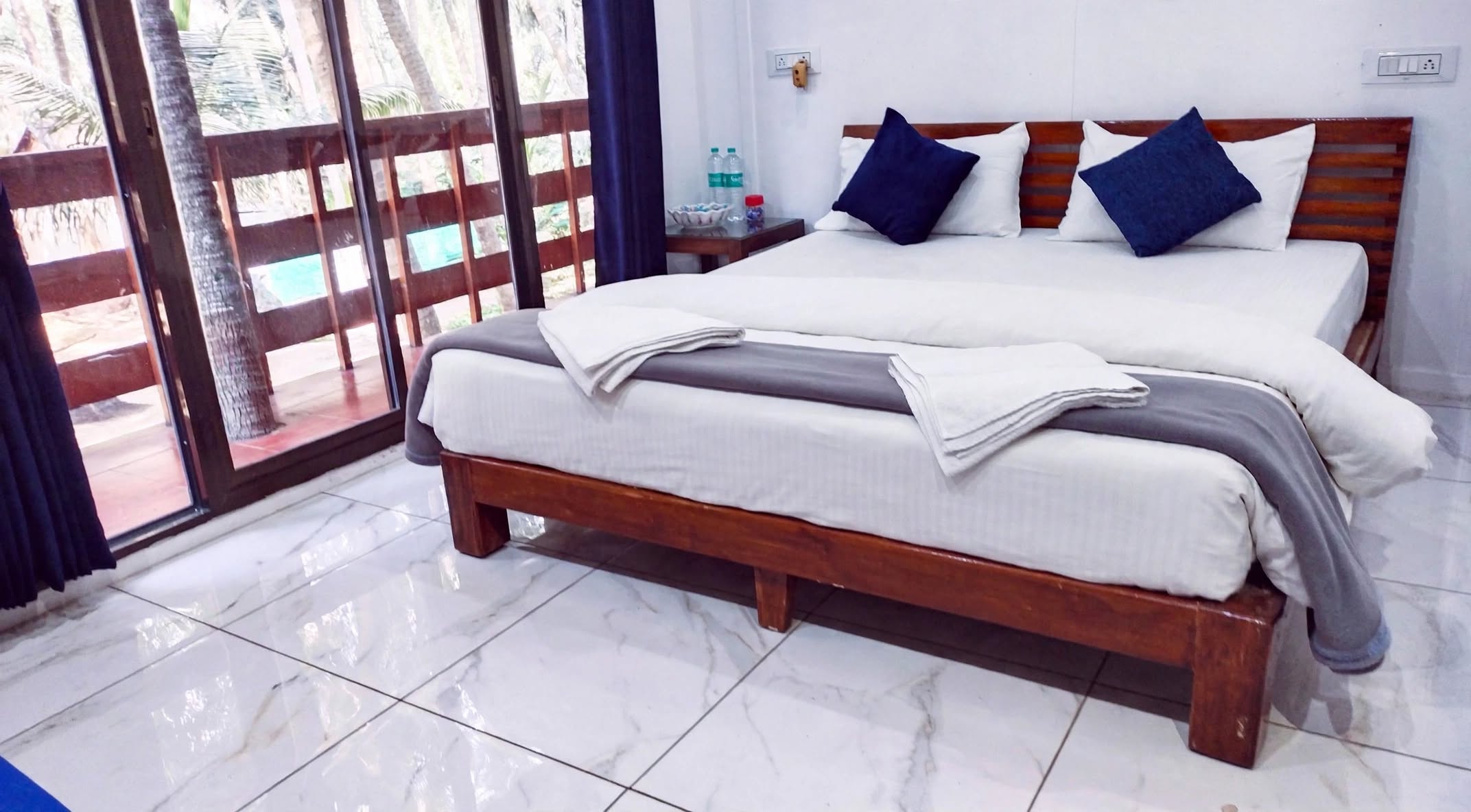 Samant Beach Resort Room Type - Deluxe AC Room-Room No 11B-1ST FL-Sea View Samant Beach Resort Room Type - Deluxe AC Room-Room No 11B-1ST FL-Sea View