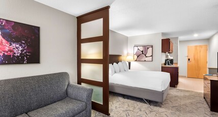 Best Western Oswego Hotel Room Type - Accessible - Suite Queen Bed, Mobility Accessible, Communication Assistance, Bathtub, Microwave And Best Western Oswego Hotel Room Type - Accessible - Suite Queen Bed, Mobility Accessible, Communication Assistance, Bathtub, Microwave And