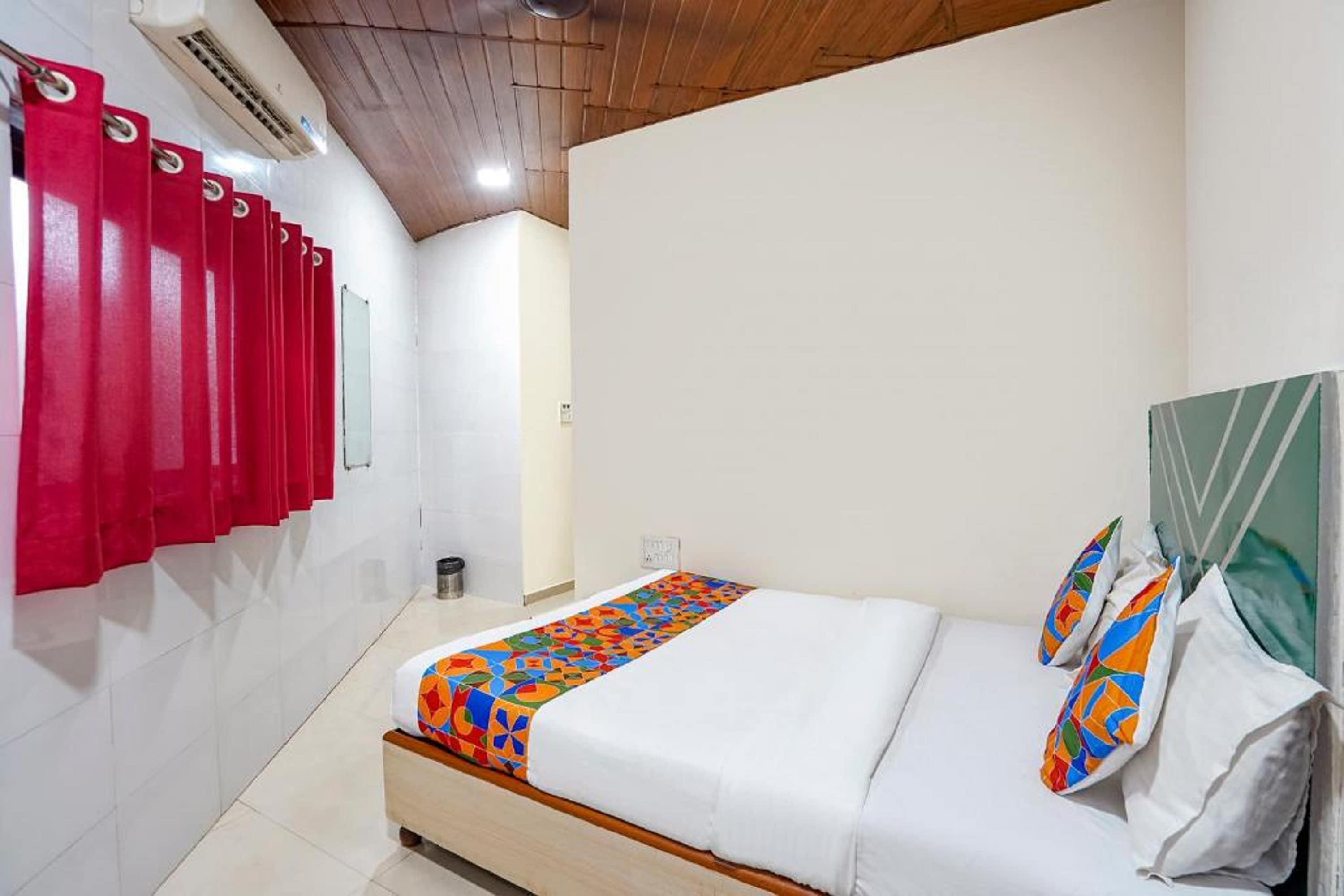 Kailash Park Hotel - Tap to explore photos