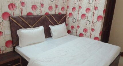 Hotel king palace Room Type - Deluxe Double Room