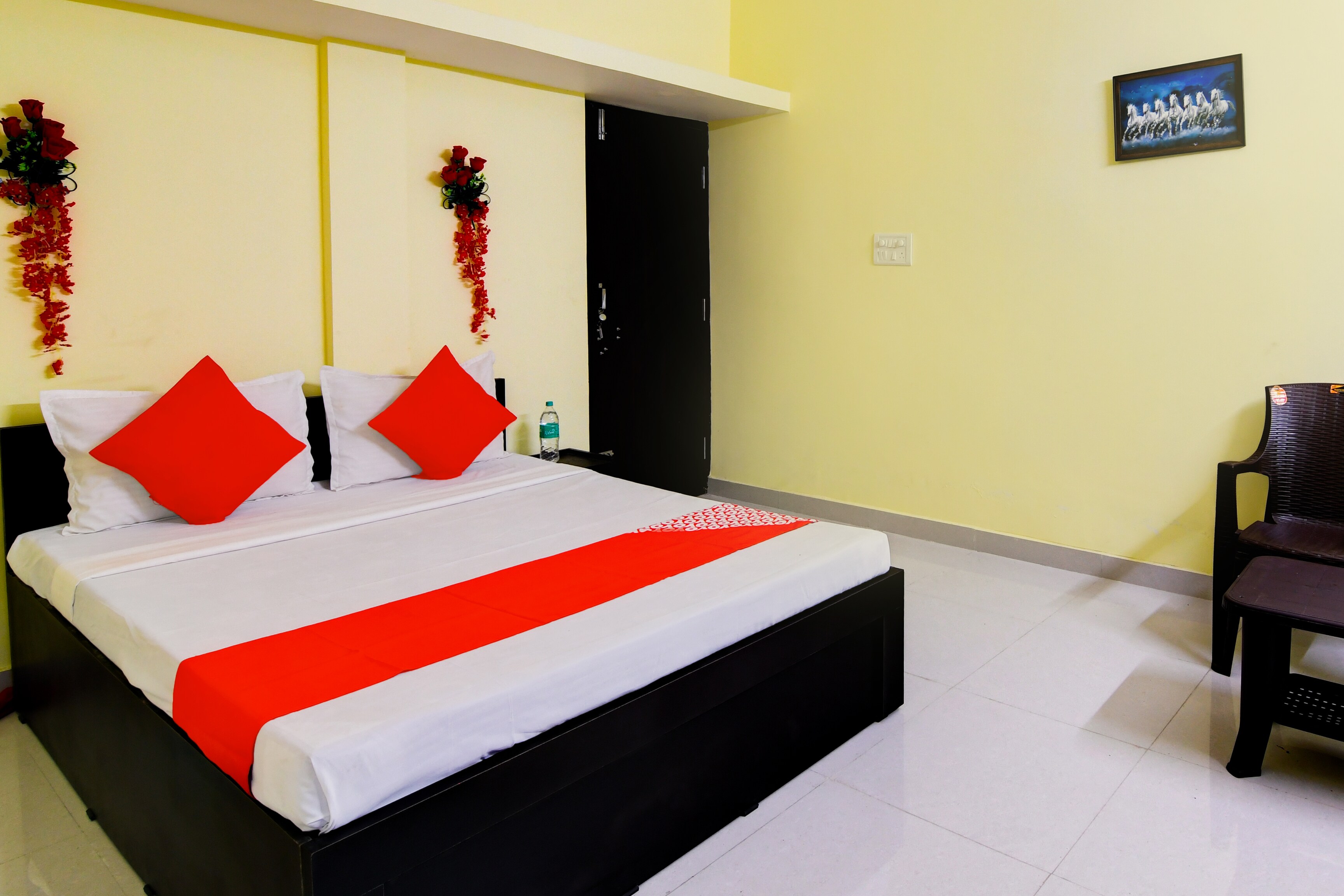Hotel O Sri Balaji Guest House - Tap to explore photos