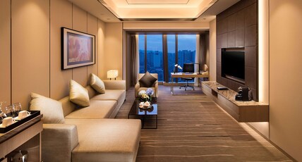 DoubleTree by Hilton Hotel Chongqing Nan'an Room Type - KING DELUXE SUITE