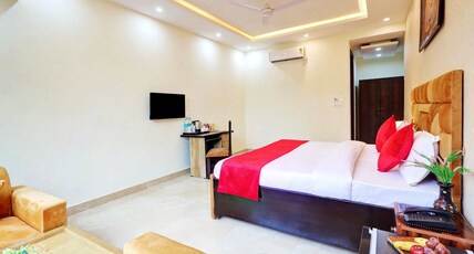 Hotel Golden Era@Near Shopprix Mall Room Type - Deluxe Room with Welcome Kit Hotel Golden Era@Near Shopprix Mall Room Type - Deluxe Room with Welcome Kit
