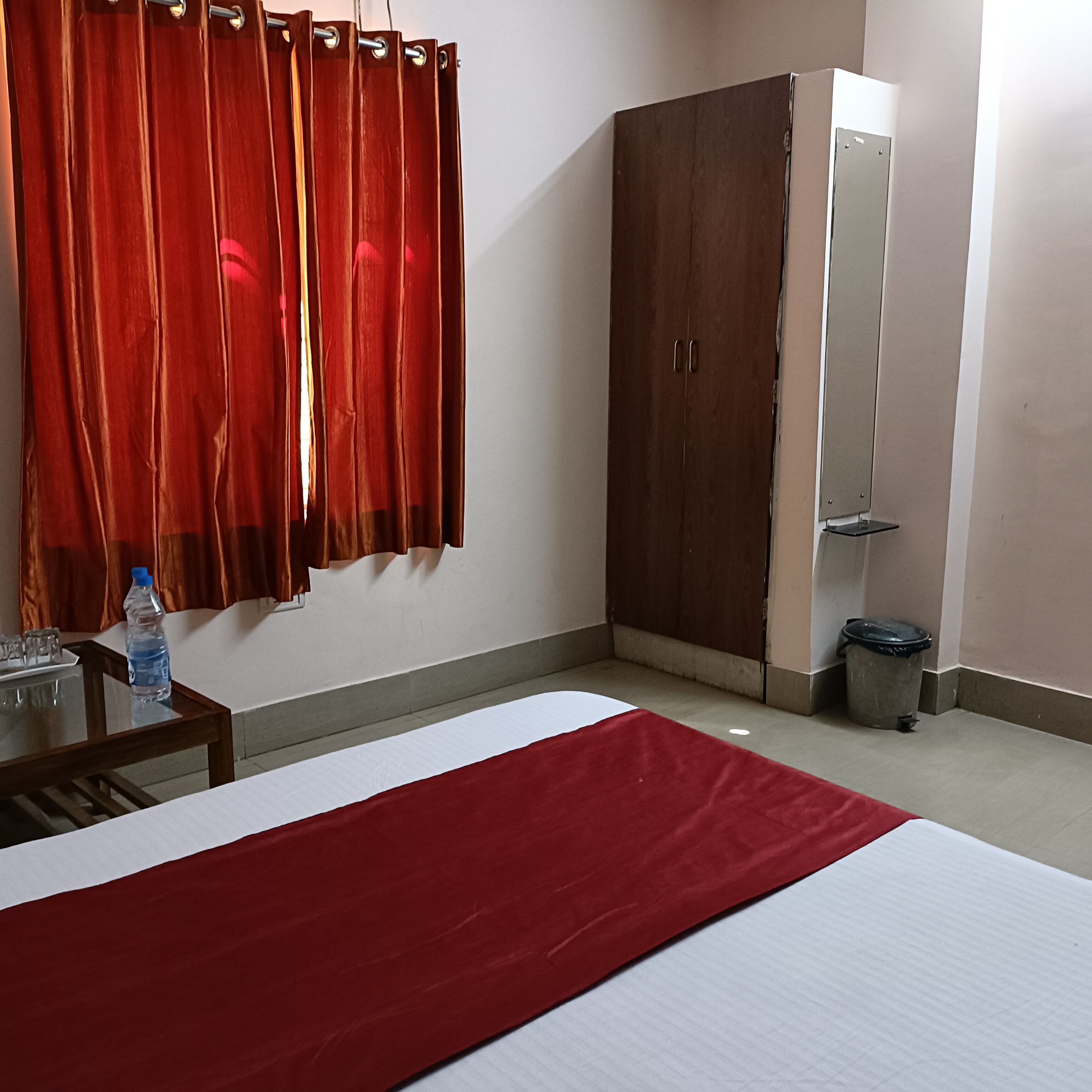 RAJDHANI A Premium Guest House - Tap to explore photos