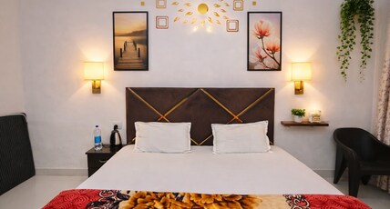 Janki Je Bhawan Homestay | Step away from Ram Mandir Room Type - Superior King Room