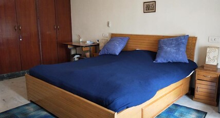 Sandy's Homestay Room Type - Deluxe Room with AC & Free Wifi