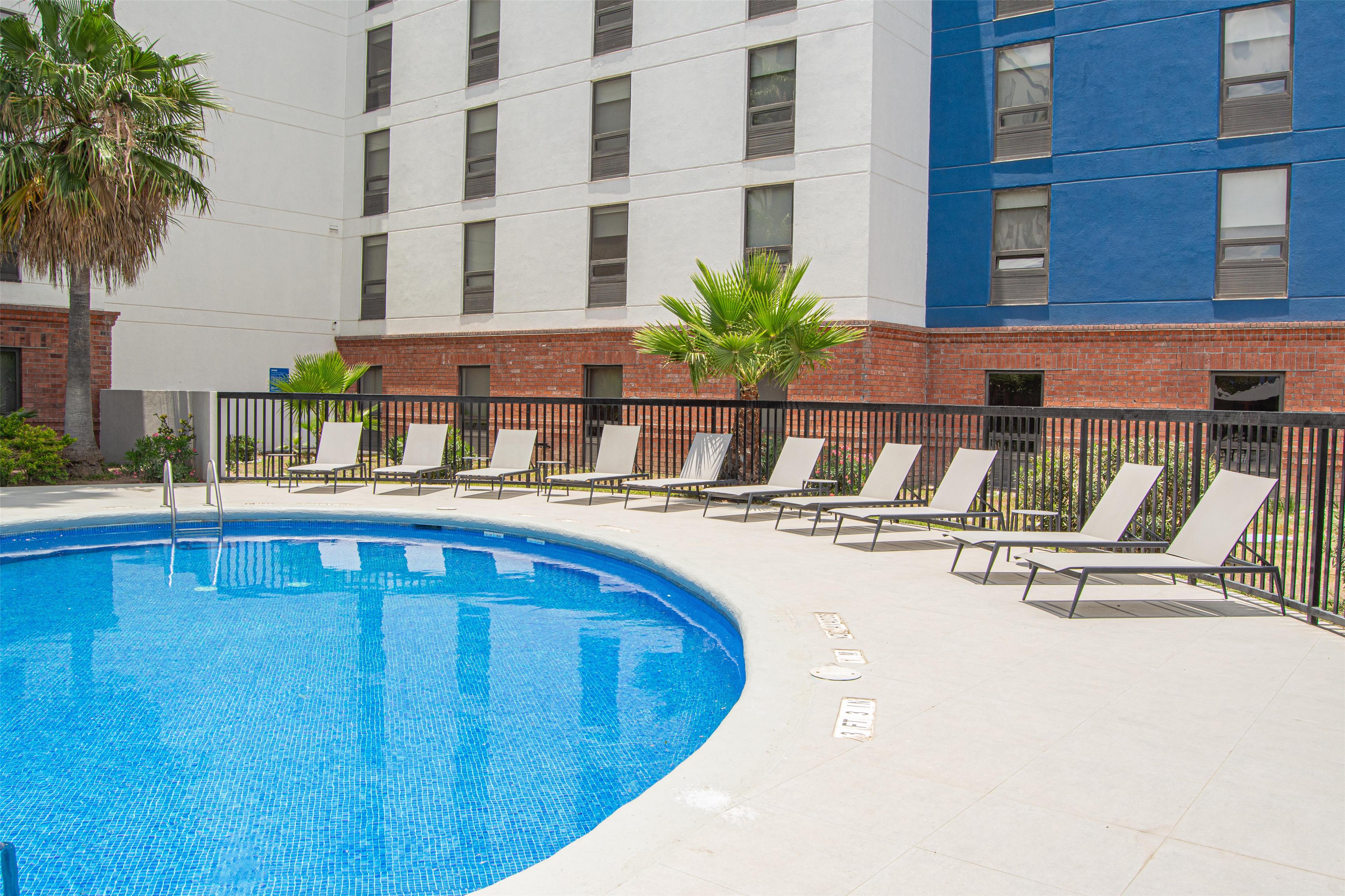 Hampton Inn by Hilton Saltillo Airport Area - Tap to explore photos