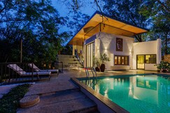Valyria Estate Hilltop Pool Villa Bannerghatta