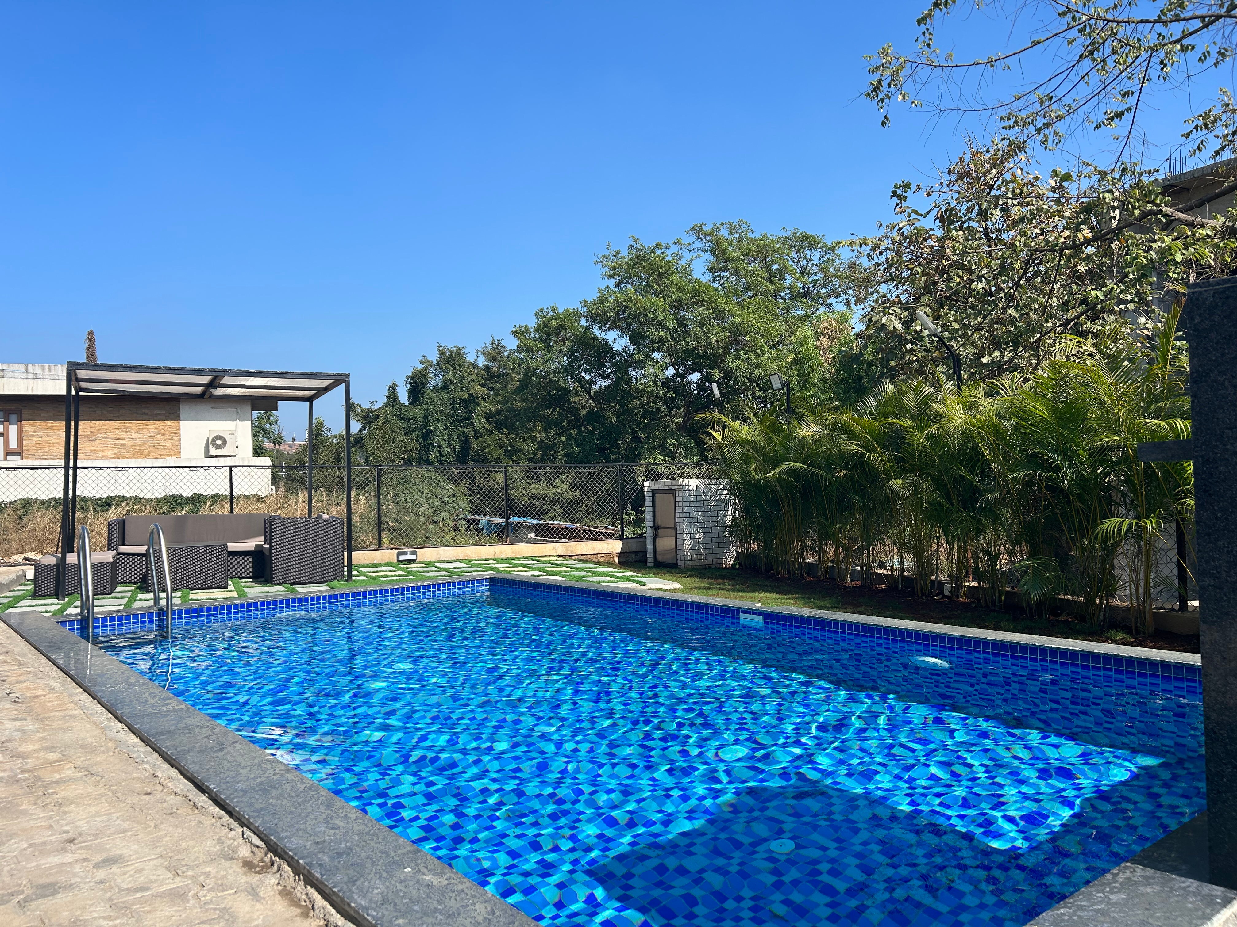 StayLeisurely Portia Khandala - Tap to explore photos