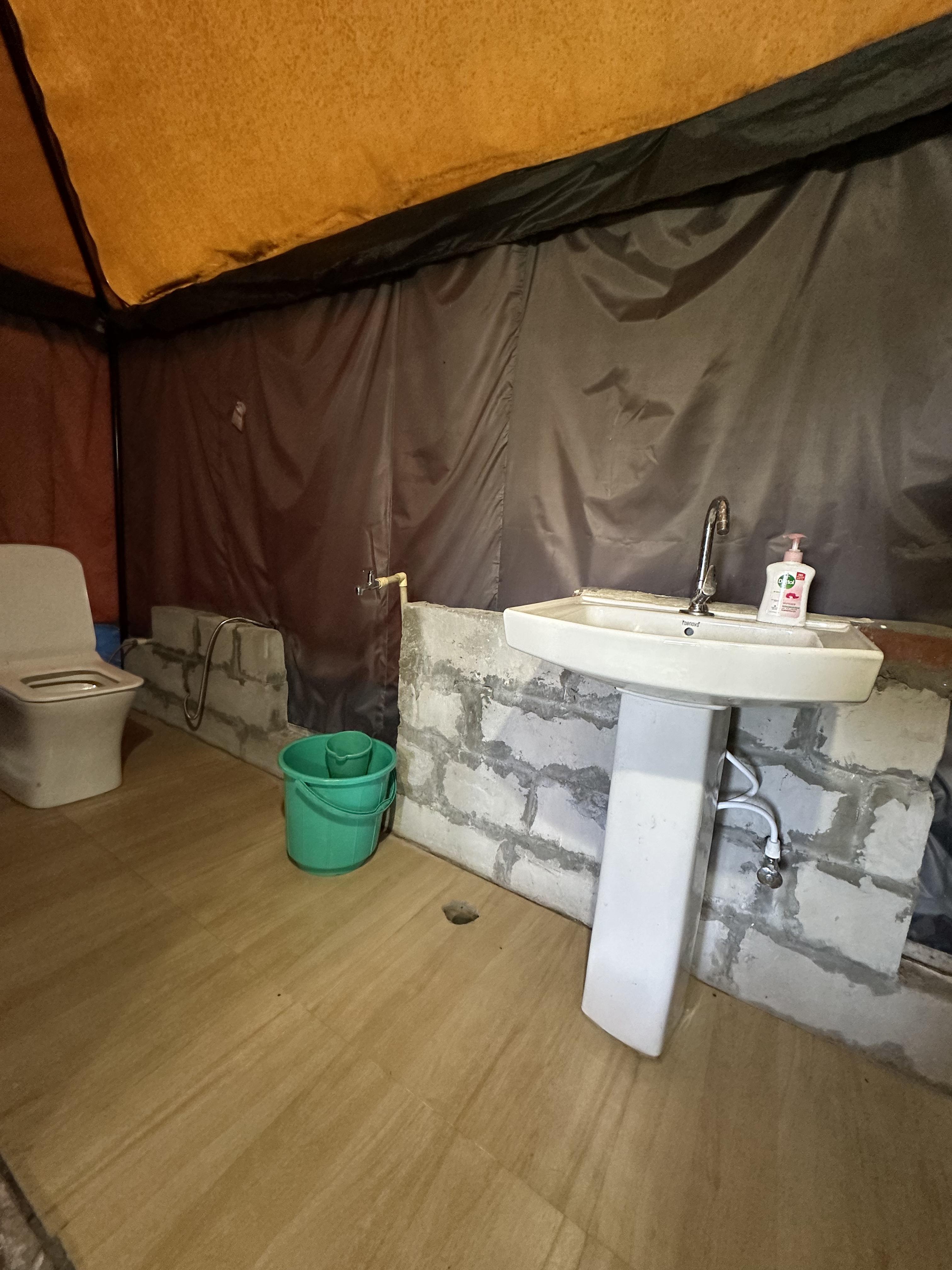 Homeaway Camps and cafe - Tap to explore photos