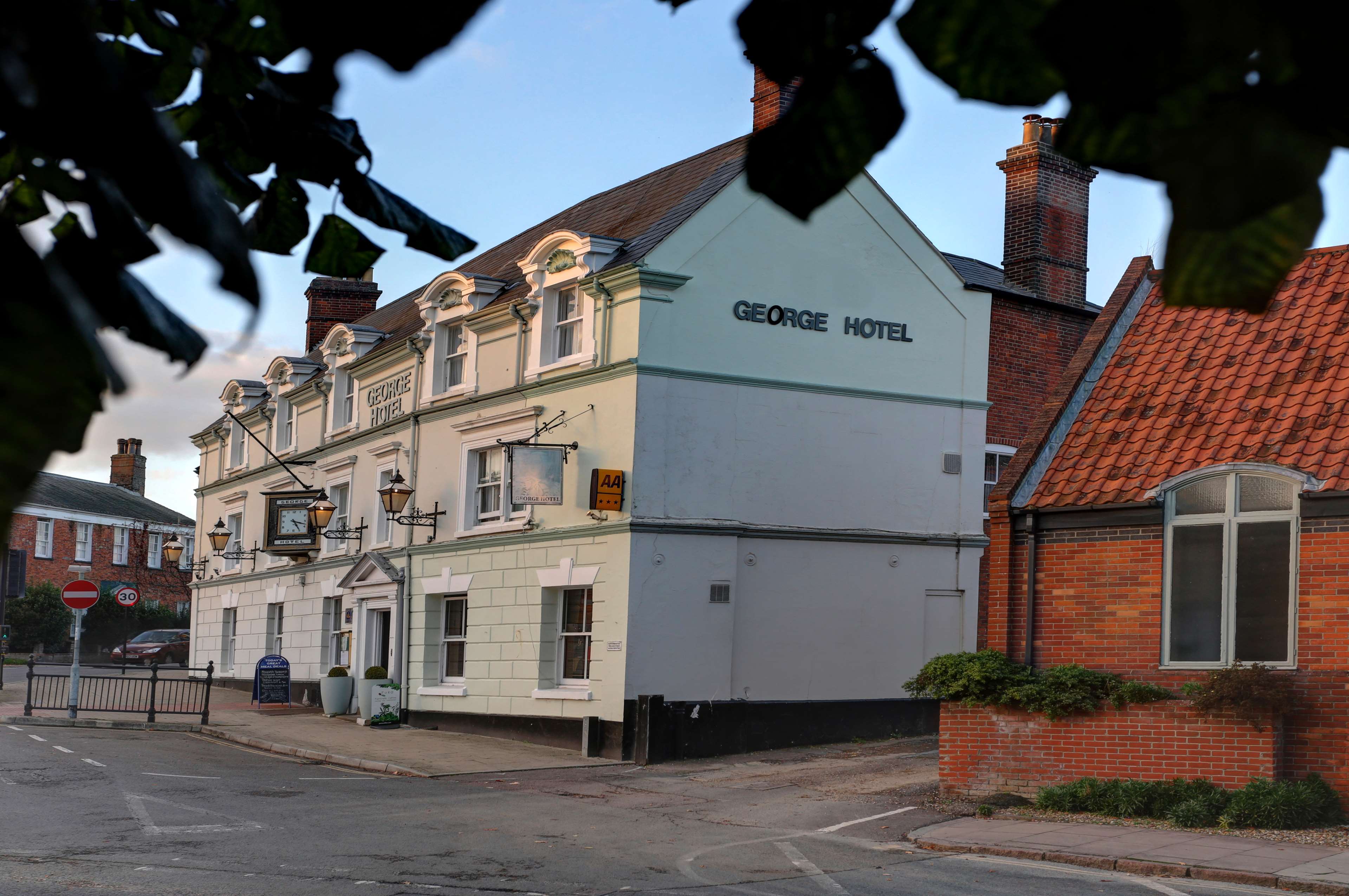 Best Western George Hotel - Tap to explore photos