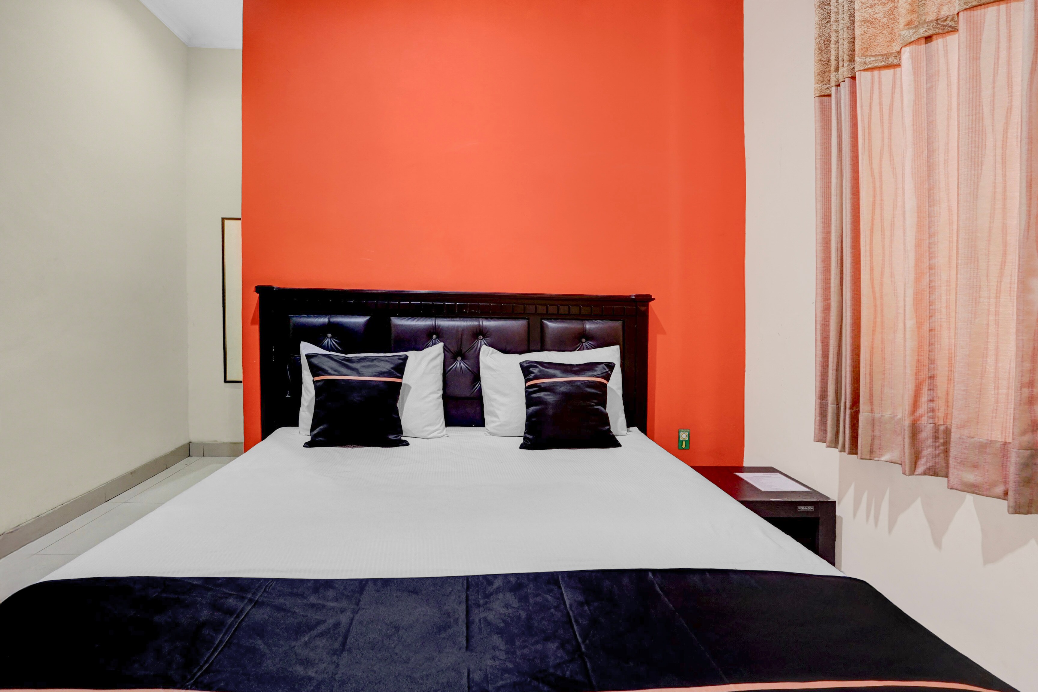Hotel O Sagara Homestay Rungkut - Tap to explore photos
