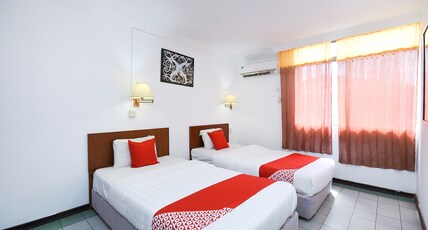 Super OYO 1018 Telang Usan Hotel Miri Room Type - Standard Twin
