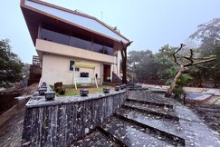 Royal park Hotel and Swimming Pool