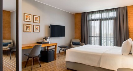 Radisson Hotel Tamboho Waterfront Antananarivo Room Type - Junior Suite - Balcony