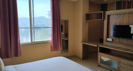 PDS HOTEL AND RESTAURANT Room Type - Executive King Bed